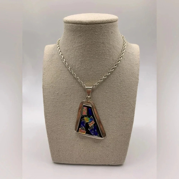 Jewelry - #060 925 sterling silver glass artwork pendant with  silver tone rope chain 16”